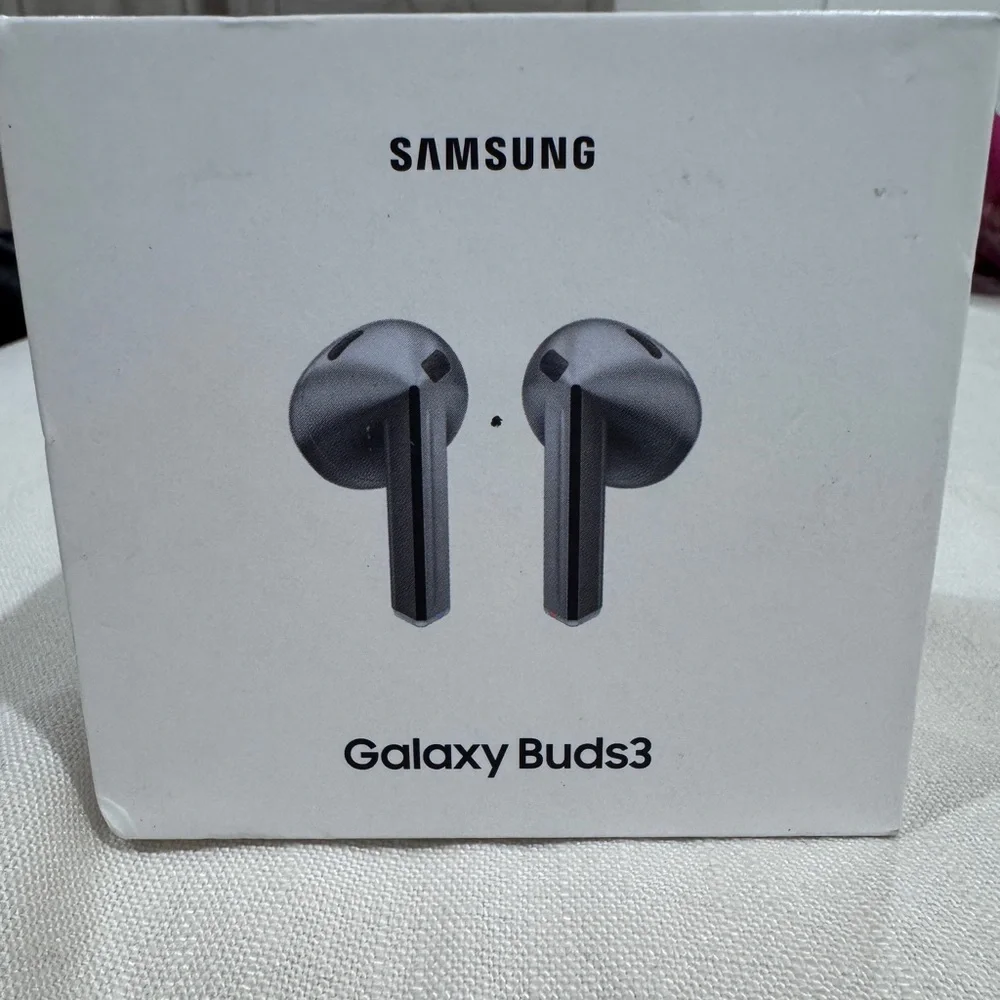 Samsung Galaxy Buds3 silver